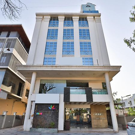 Oyo 4320 Hotel Aum Regency Vadodara Exterior photo