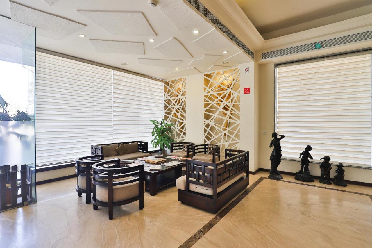 Oyo 4320 Hotel Aum Regency Vadodara Exterior photo