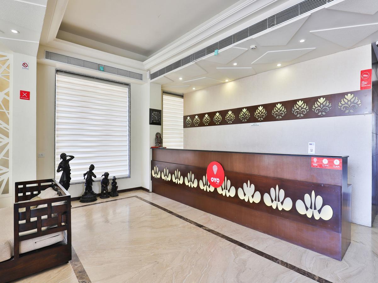 Oyo 4320 Hotel Aum Regency Vadodara Exterior photo