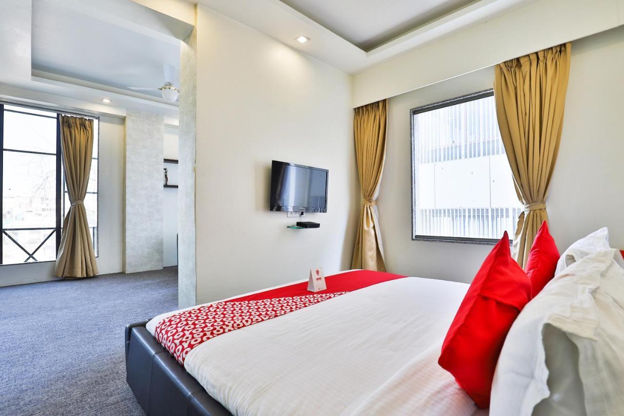 Oyo 4320 Hotel Aum Regency Vadodara Exterior photo